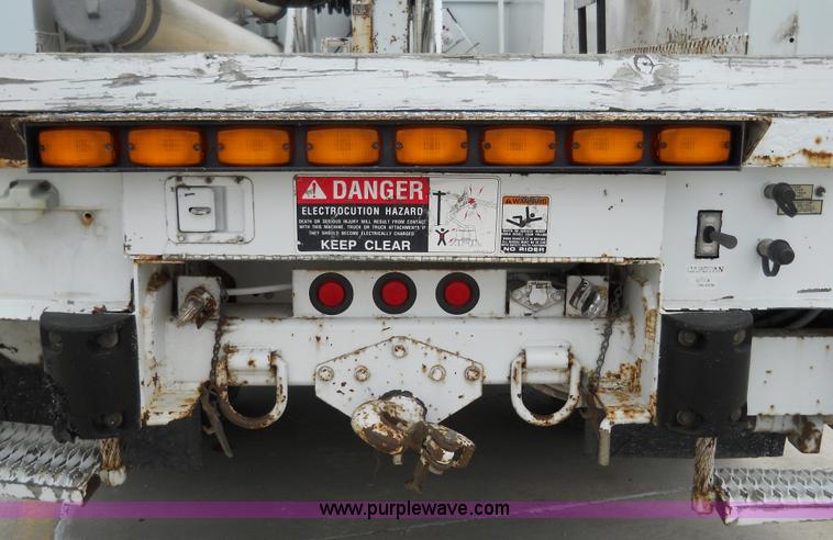 image for item 5061 1999 GMC C7500 bucket truck