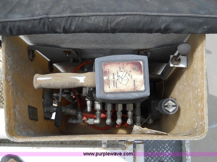 image for item 5061 1999 GMC C7500 bucket truck