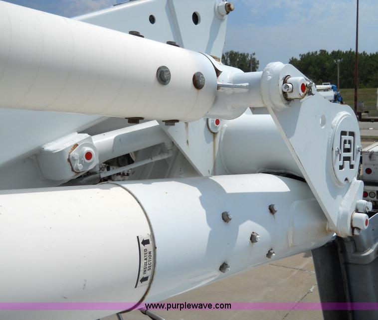 image for item 5061 1999 GMC C7500 bucket truck