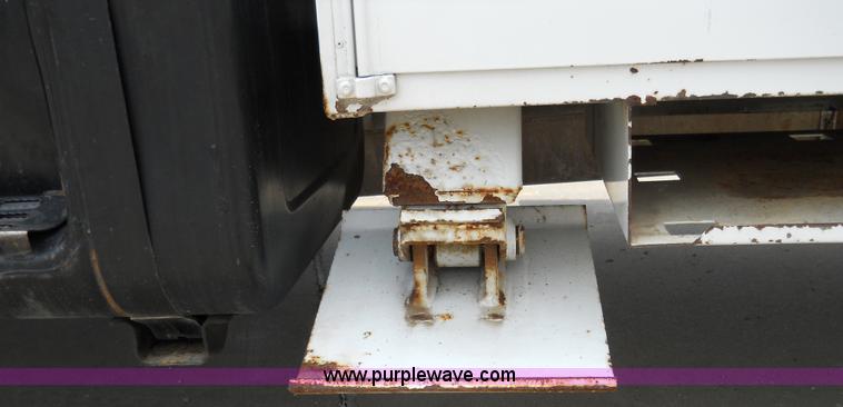 image for item 5061 1999 GMC C7500 bucket truck