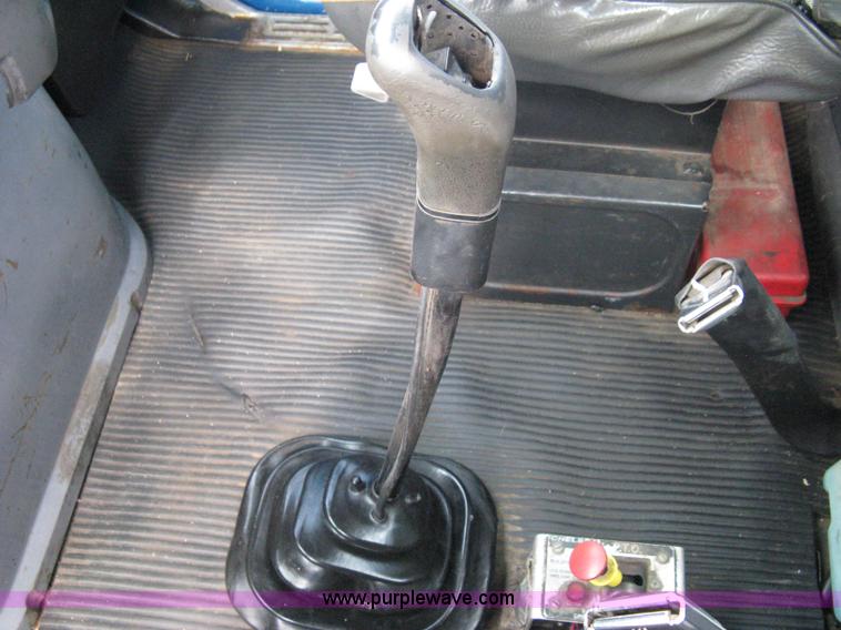 image for item 5104 1994 Ford LTA9000 Aero Max 106 truck with 28' roll back bed