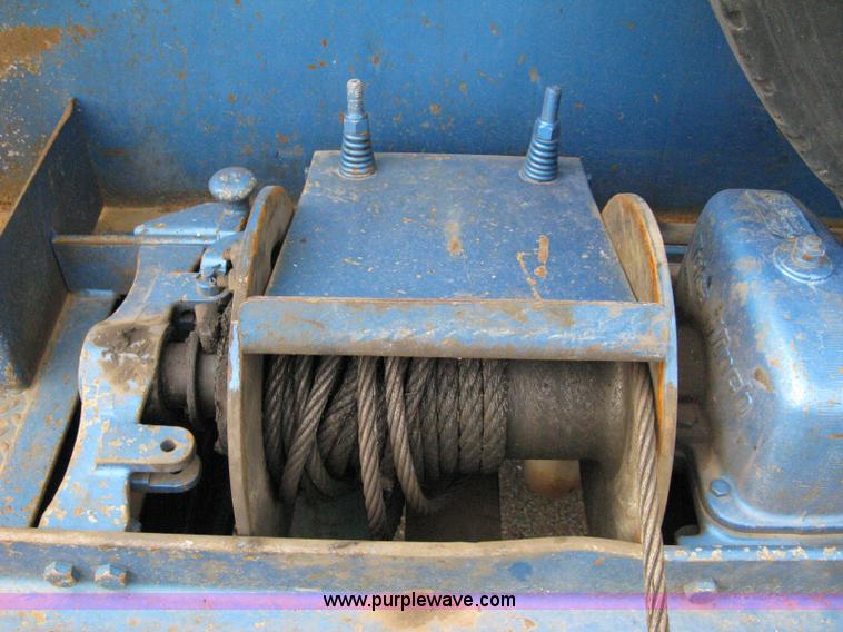 image for item 5104 1994 Ford LTA9000 Aero Max 106 truck with 28' roll back bed