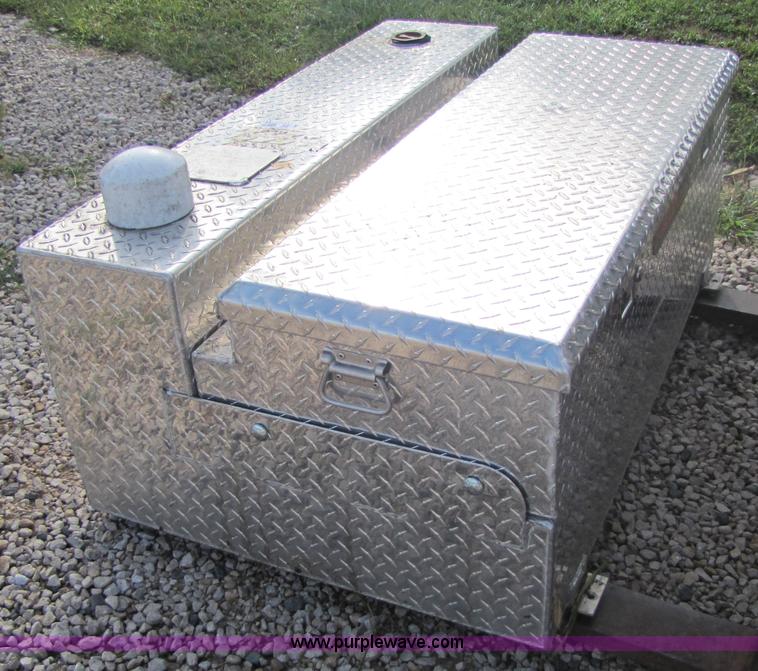 image for item 5185 Delta Pro fuel tank and tool box