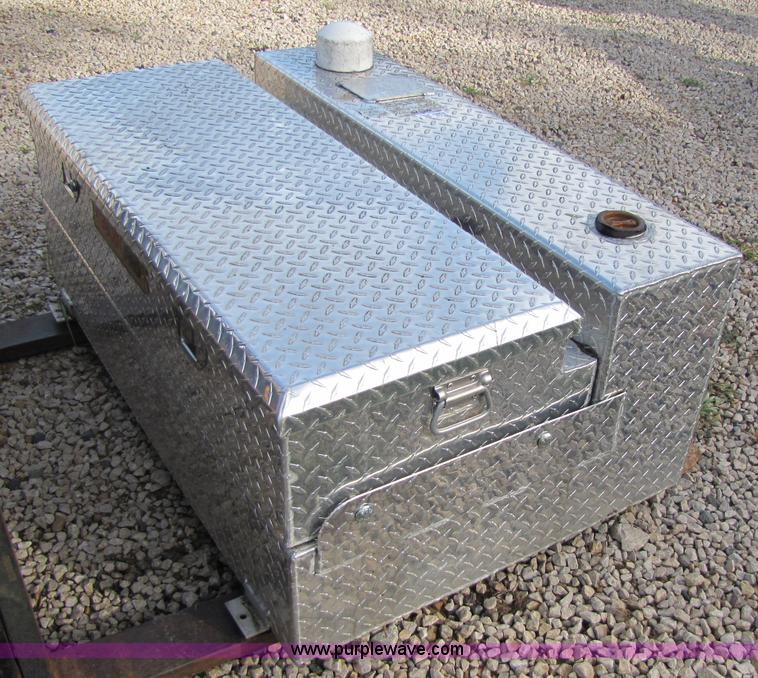 image for item 5185 Delta Pro fuel tank and tool box