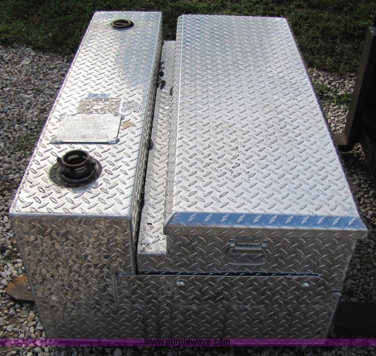 image for item 5185 Delta Pro fuel tank and tool box