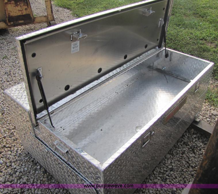 image for item 5185 Delta Pro fuel tank and tool box