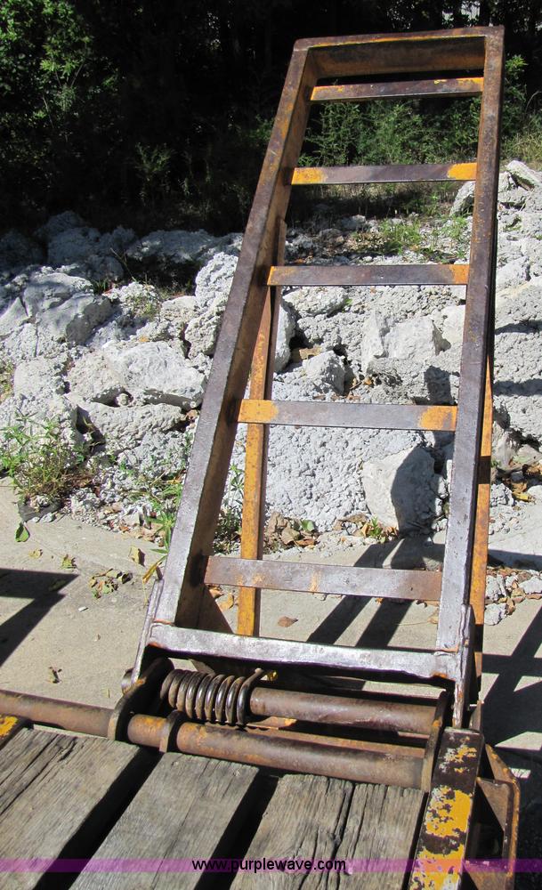 image for item 5192 1998 Trailboss double axle trailer