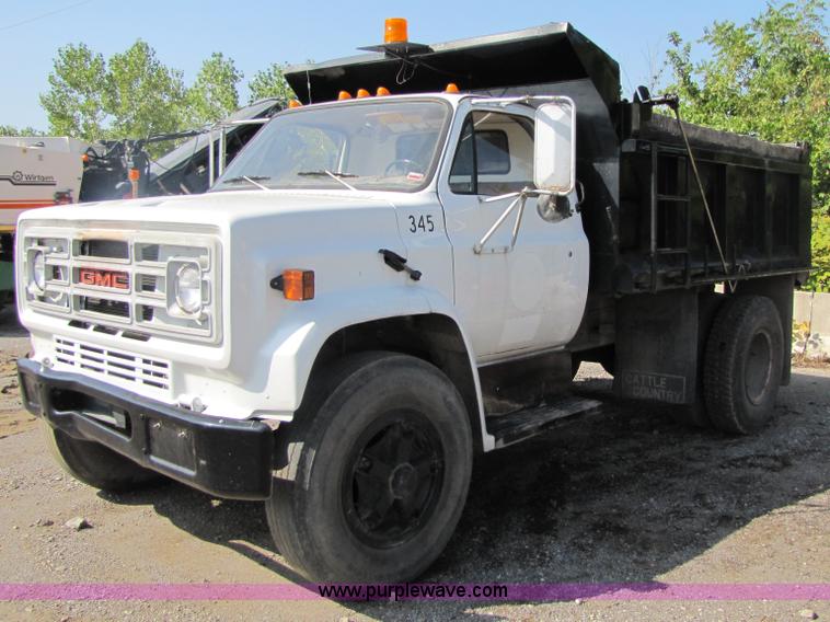 image for item 5246 1989 GMC C6500 dump truck