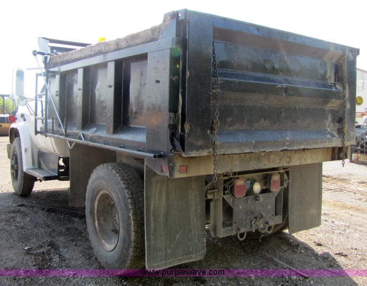 image for item 5246 1989 GMC C6500 dump truck