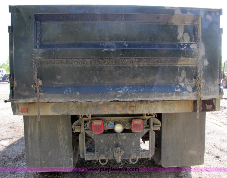 image for item 5246 1989 GMC C6500 dump truck