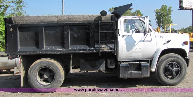 image for item 5246 1989 GMC C6500 dump truck