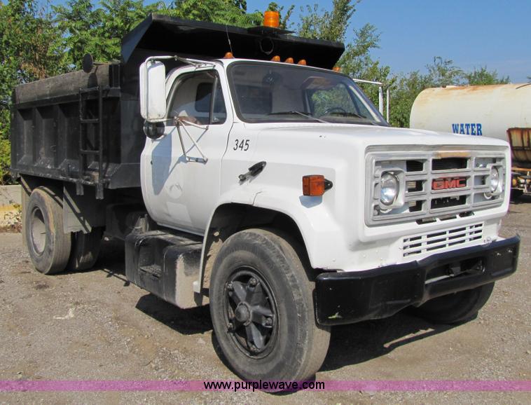 image for item 5246 1989 GMC C6500 dump truck