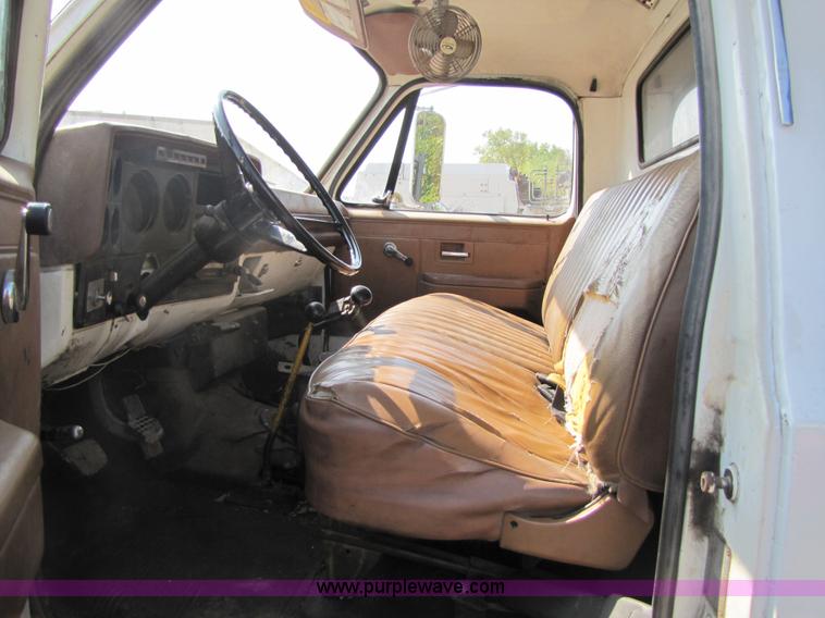 image for item 5246 1989 GMC C6500 dump truck