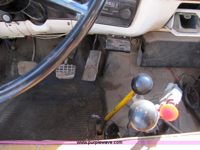 image for item 5246 1989 GMC C6500 dump truck