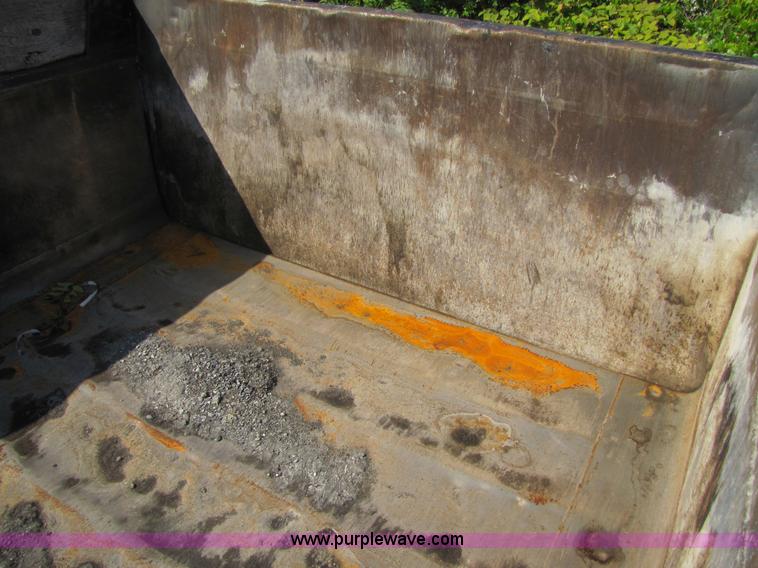 image for item 5246 1989 GMC C6500 dump truck