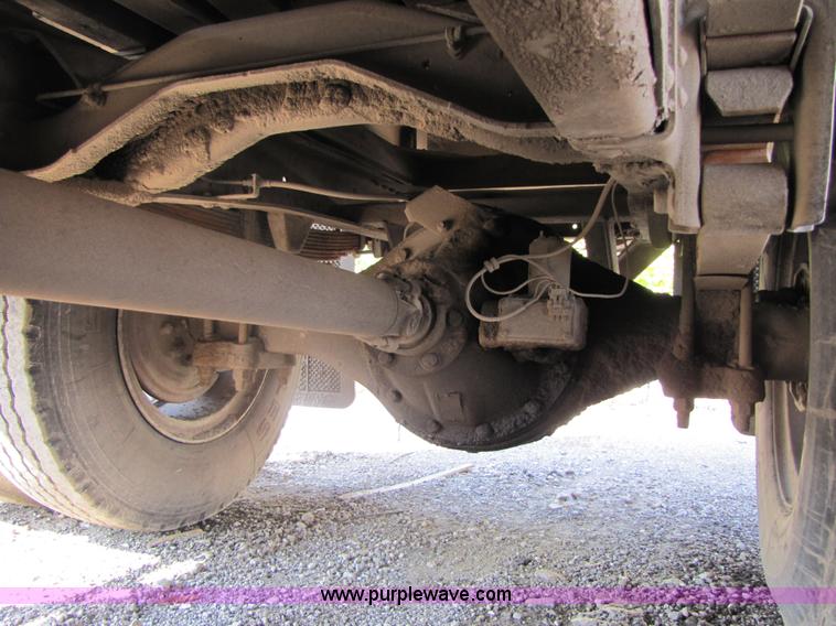 image for item 5246 1989 GMC C6500 dump truck