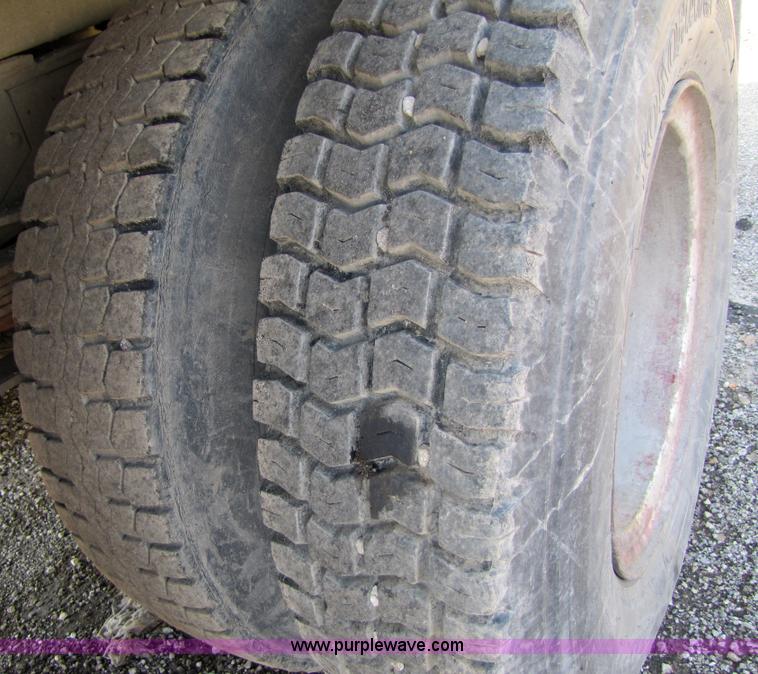 image for item 5246 1989 GMC C6500 dump truck
