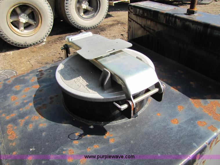 image for item 5250 2004 U.N./D.O.T. fuel tank