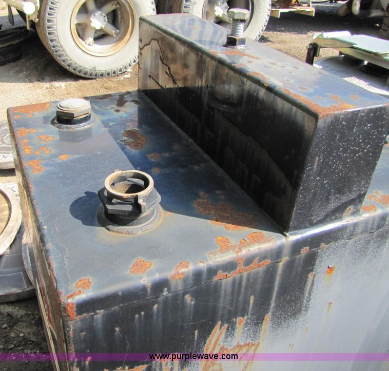 image for item 5250 2004 U.N./D.O.T. fuel tank