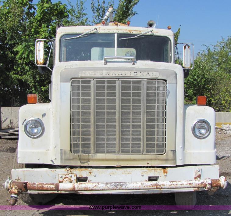 image for item 5253 1974 International Transtar 4200 water truck