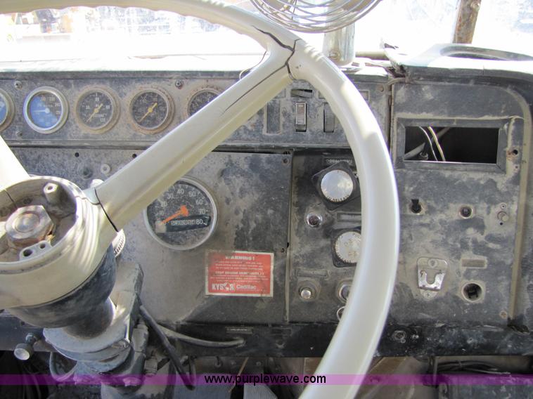 image for item 5253 1974 International Transtar 4200 water truck