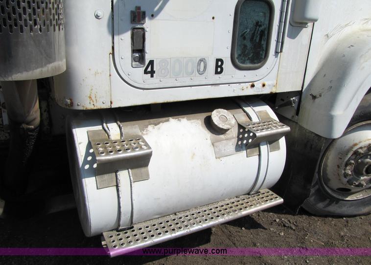 image for item 5253 1974 International Transtar 4200 water truck