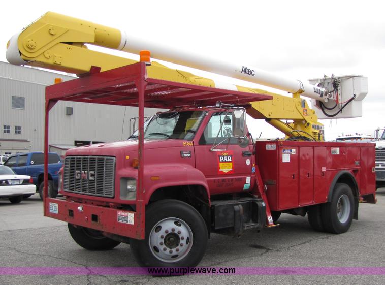 image for item 5267 2000 GMC C7500 bucket truck
