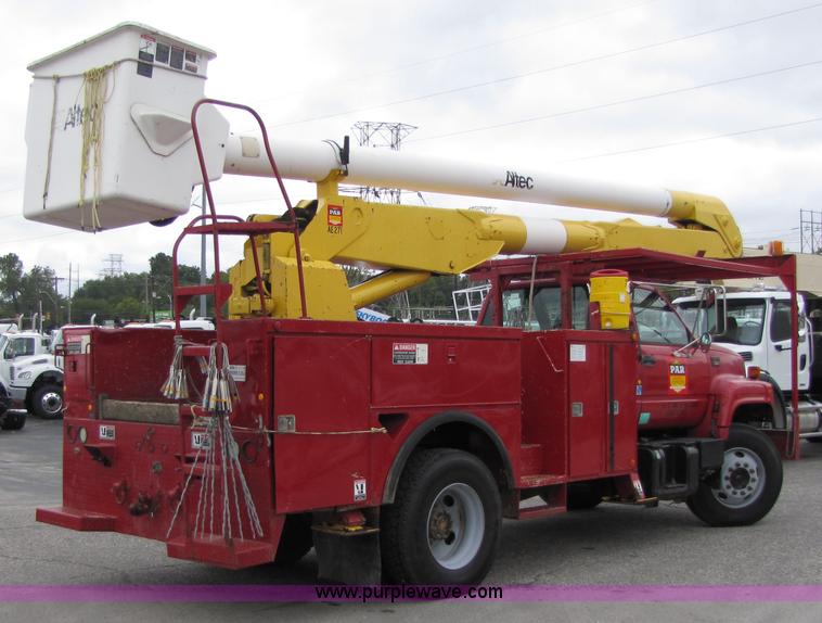 image for item 5267 2000 GMC C7500 bucket truck
