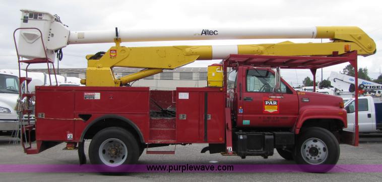 image for item 5267 2000 GMC C7500 bucket truck