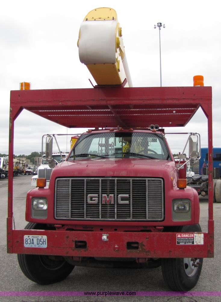 image for item 5267 2000 GMC C7500 bucket truck
