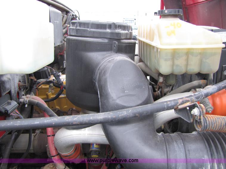 image for item 5267 2000 GMC C7500 bucket truck