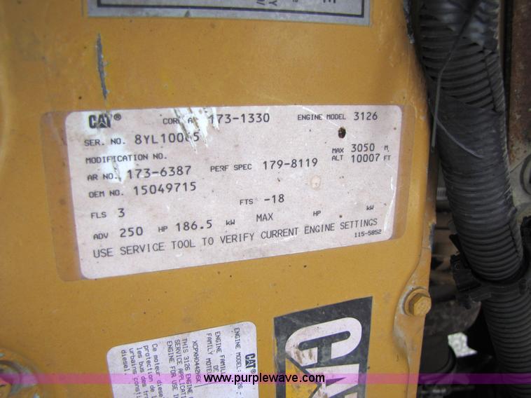 image for item 5267 2000 GMC C7500 bucket truck