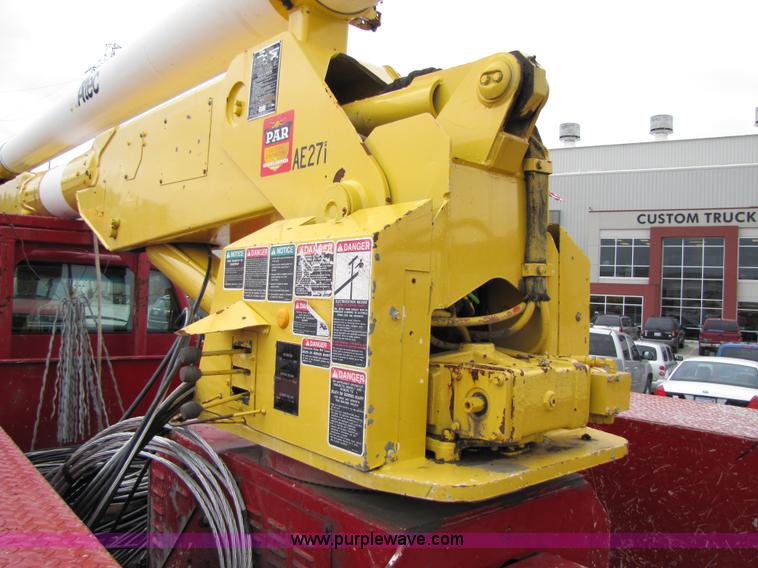 image for item 5267 2000 GMC C7500 bucket truck