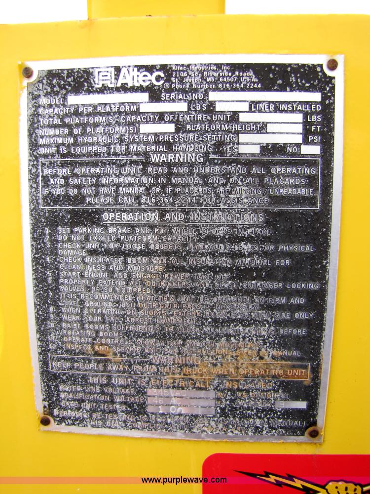 image for item 5267 2000 GMC C7500 bucket truck