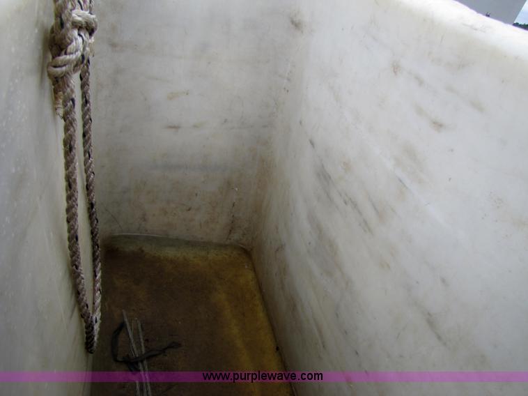 image for item 5267 2000 GMC C7500 bucket truck