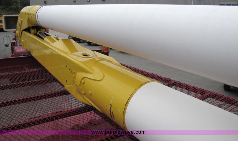 image for item 5267 2000 GMC C7500 bucket truck