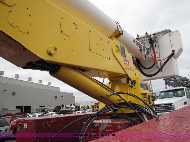 image for item 5267 2000 GMC C7500 bucket truck