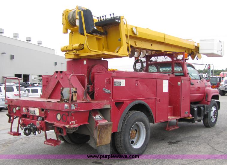 image for item 5268 2000 GMC C7500 digger derrick truck