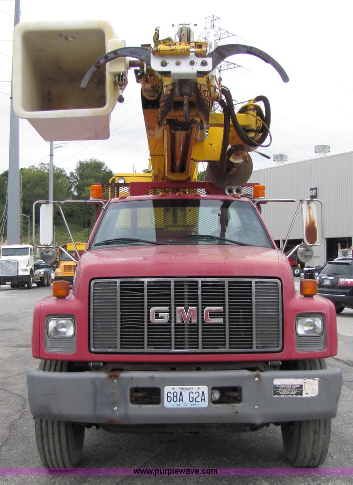 image for item 5268 2000 GMC C7500 digger derrick truck