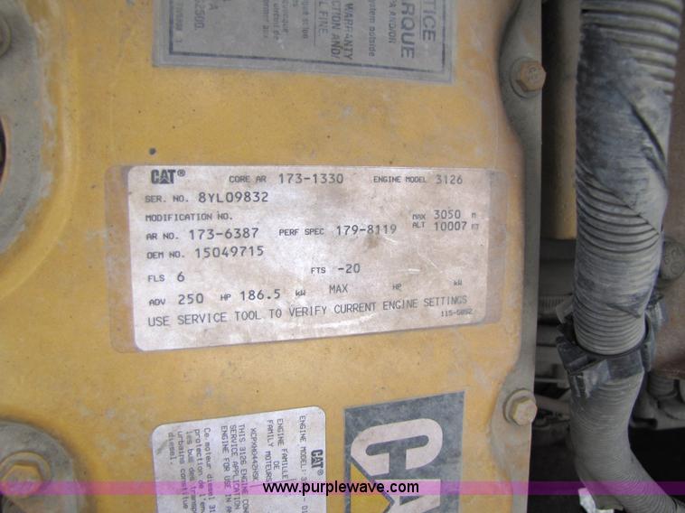 image for item 5268 2000 GMC C7500 digger derrick truck