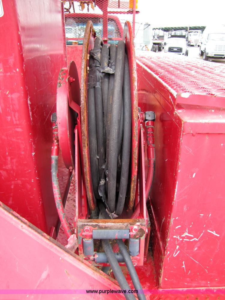 image for item 5268 2000 GMC C7500 digger derrick truck