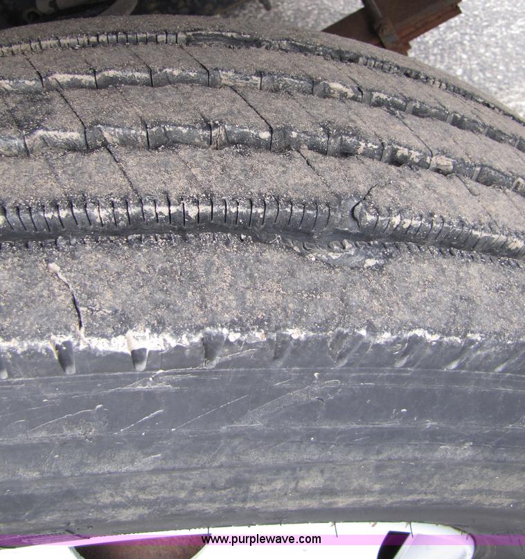 image for item 5268 2000 GMC C7500 digger derrick truck