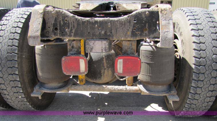 image for item 5270 1994 Ford LT9000 semi truck