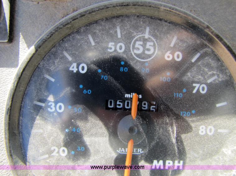 image for item 5277 1998 Mack Manager MS250P street sweeper vac