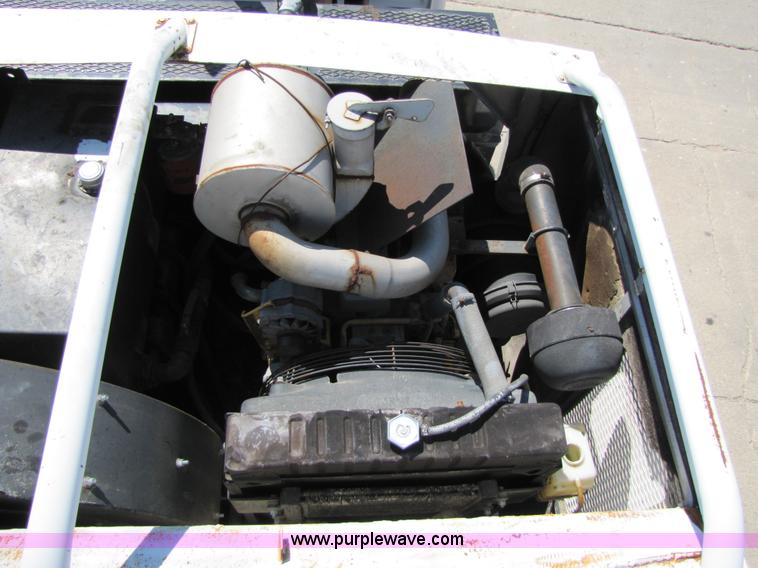 image for item 5277 1998 Mack Manager MS250P street sweeper vac