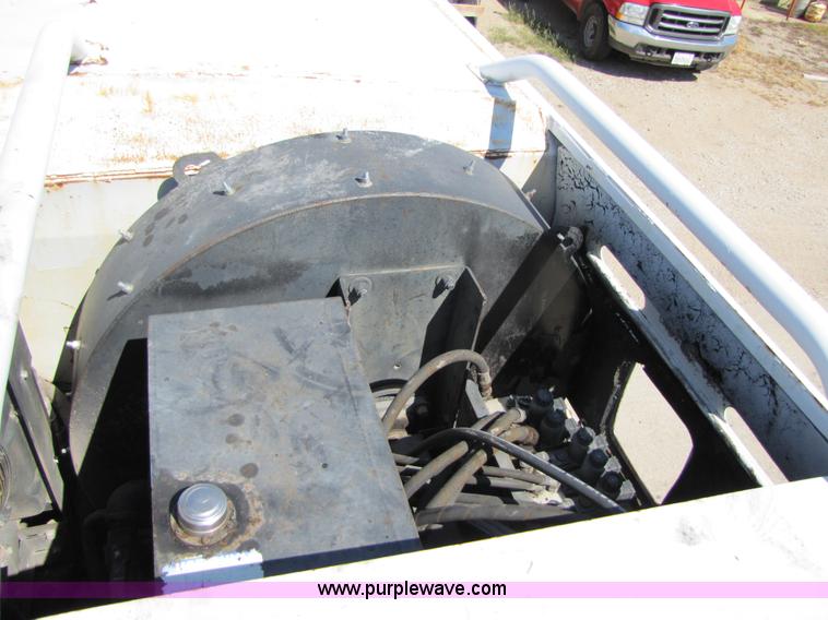 image for item 5277 1998 Mack Manager MS250P street sweeper vac