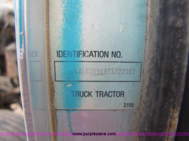 image for item 5289 1996 Kenworth Construct T400B semi truck