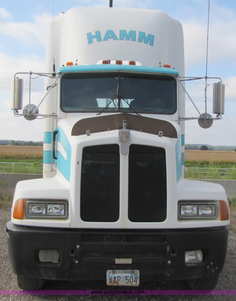 image for item 5290 1995 Kenworth Construct T400 semi truck