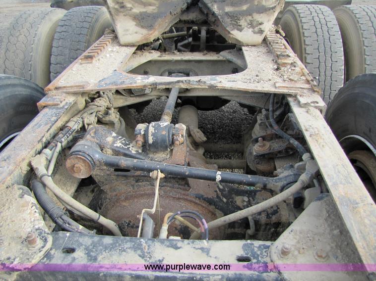 image for item 5290 1995 Kenworth Construct T400 semi truck