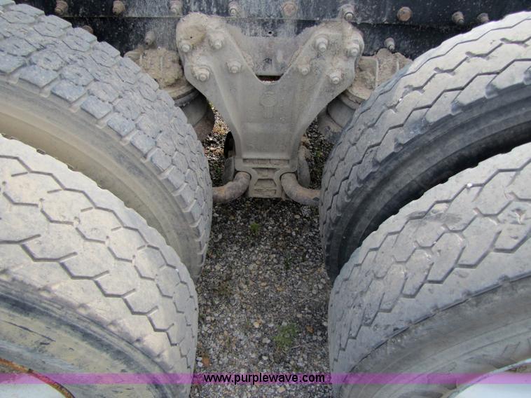 image for item 5290 1995 Kenworth Construct T400 semi truck